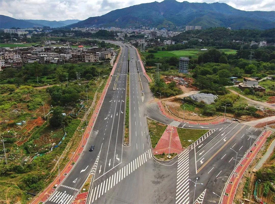 已建成的城际快速通道黄田段据了解,国道g235线永定高陂大水坑至坎市