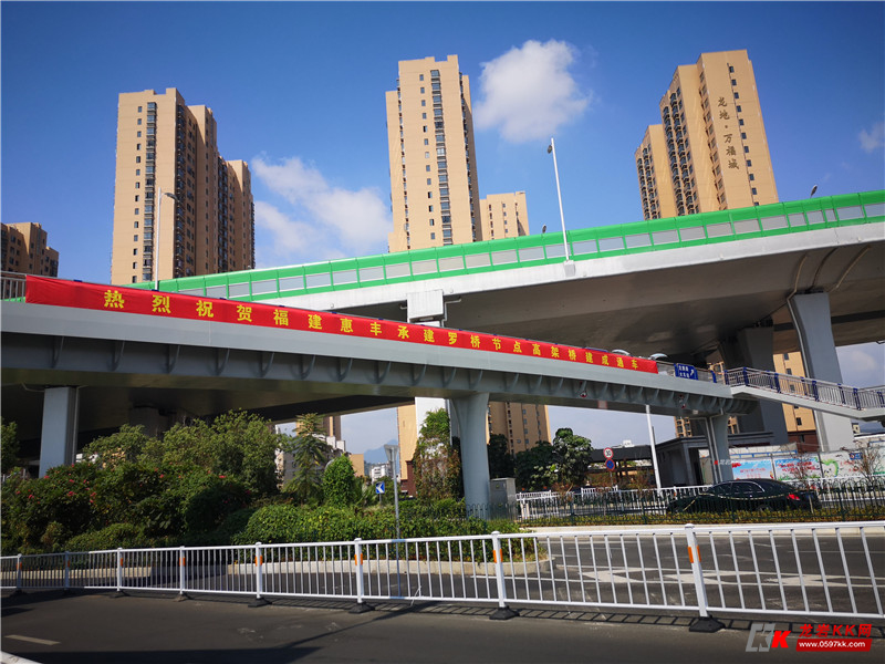 完善龙岩城市慢行系统罗桥节点这处人行天桥进入尾声