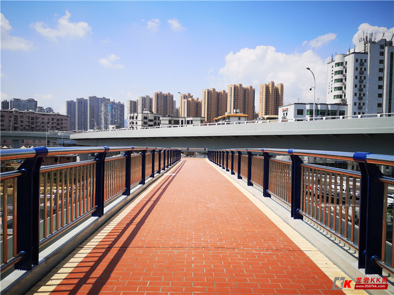完善龙岩城市慢行系统罗桥节点这处人行天桥进入尾声